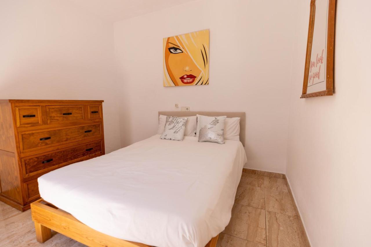 Beso Villa Sant Antoni de Portmany